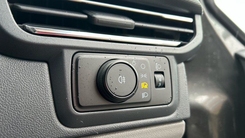 Ford Transit Custom 280 L1 Diesel Fwd 2.0 EcoBlue 136ps H1 Van Limited